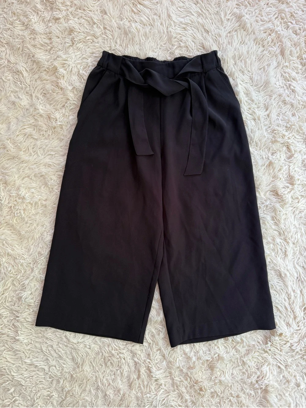 Lululemon Black Cropped Wide Leg Culotte Pants Tie Waist Women’s Size 10